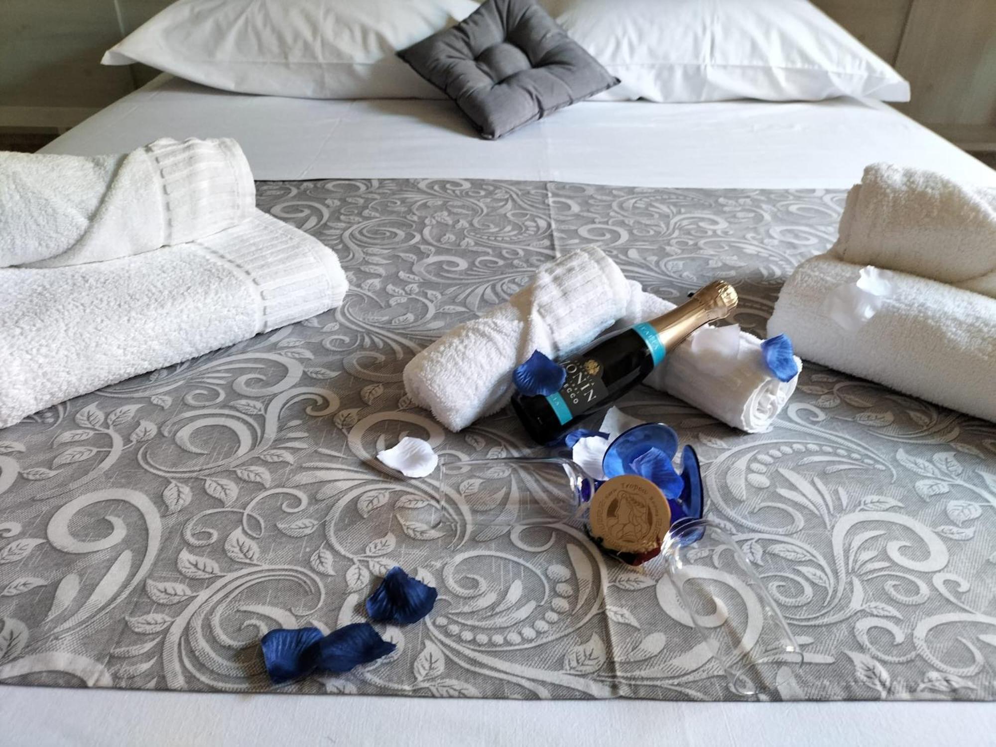 Hera Tropea Rooms エクステリア 写真
